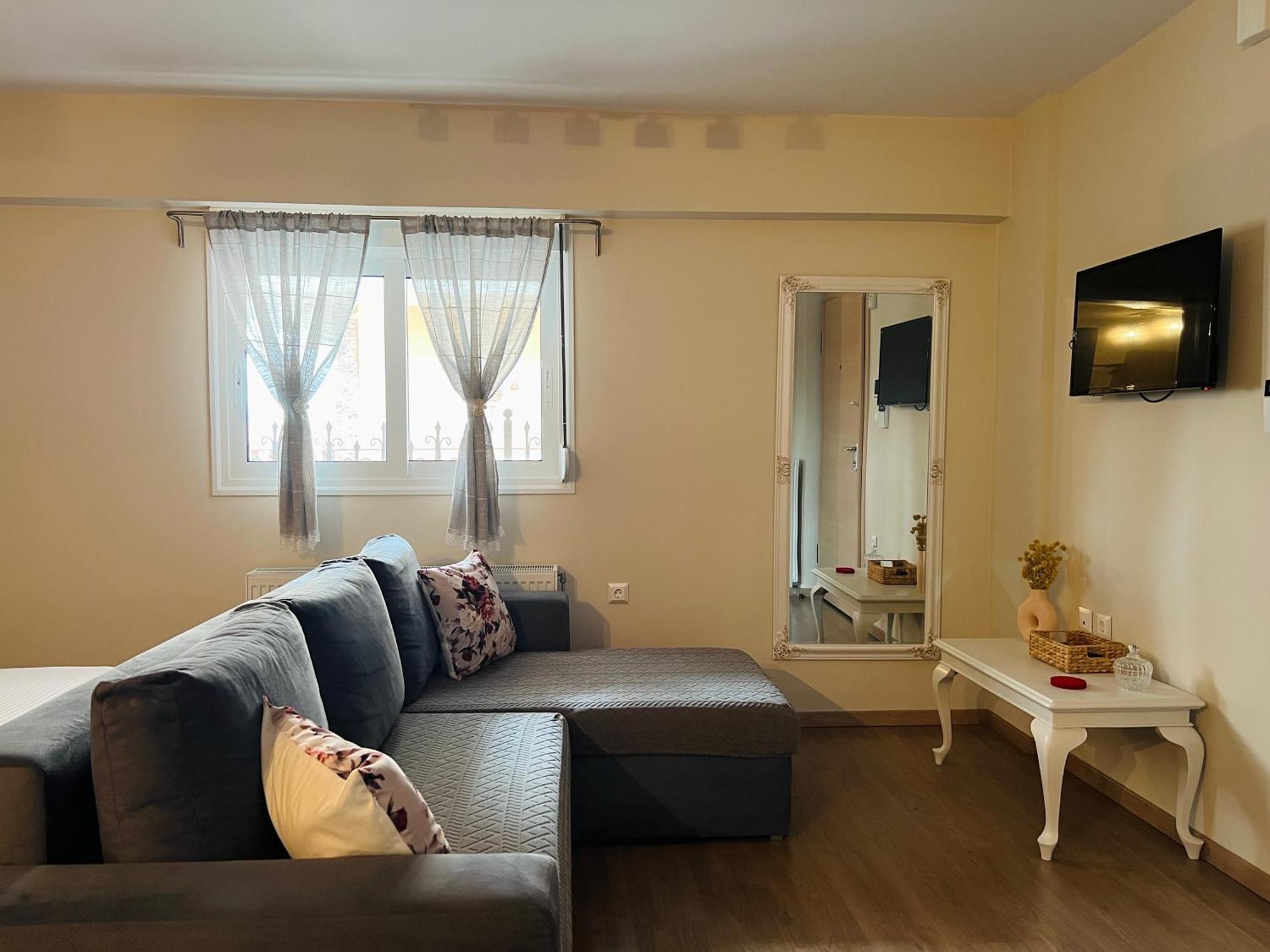 קורופיון Vasilias Home Near Ath Airport מראה חיצוני תמונה